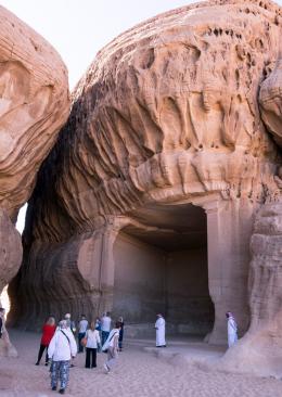 Behind the curtain of the spiritual Islam: A glance of Saudi Arabia (6)