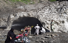 Karakoram Highway and Hunza Shangri-La, Pakistan (9)